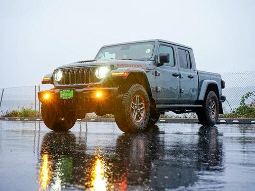 2025 Jeep Gladiator Mojave X