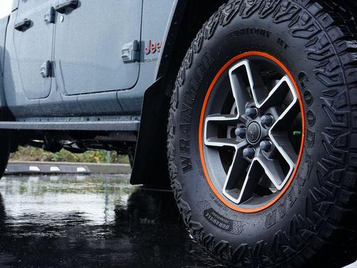 2025 Jeep Gladiator Mojave X