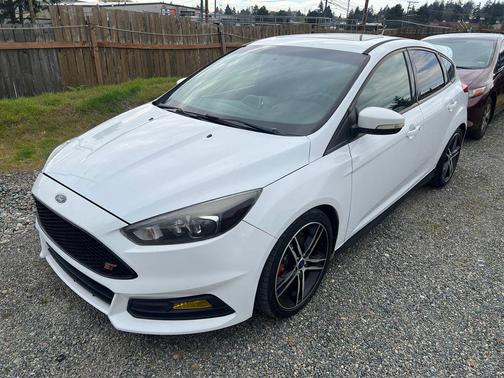 Oxford White 2016 Ford Focus ST