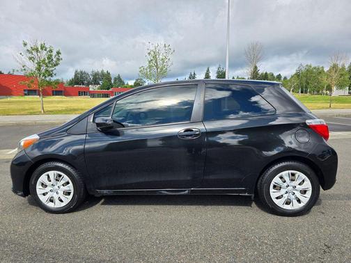 Black Sand Pearl 2014 Toyota Yaris L