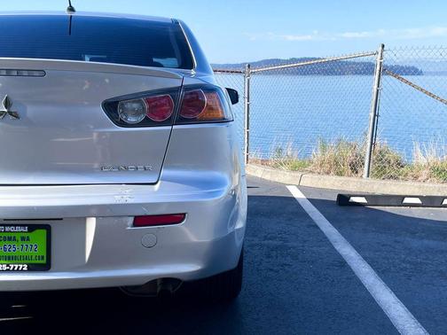 2016 Mitsubishi Lancer ES