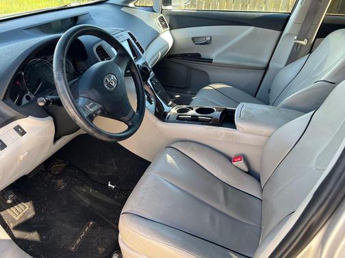 Silver 2009 Toyota Venza Base