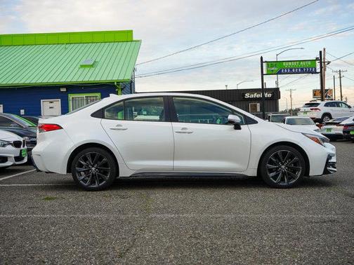 2024 Toyota Corolla Hybrid SE