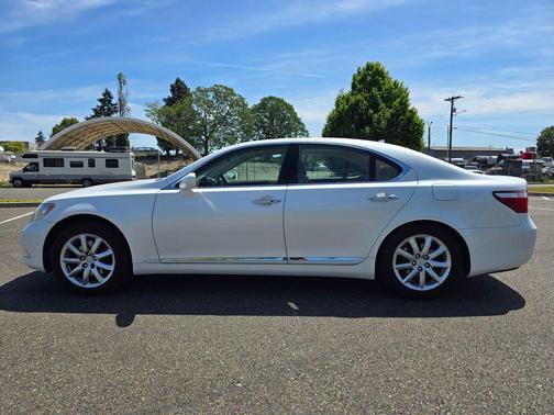 White 2007 Lexus LS 460 Base