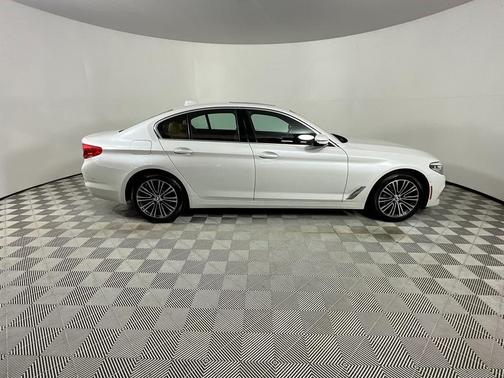 2020 BMW 530 i