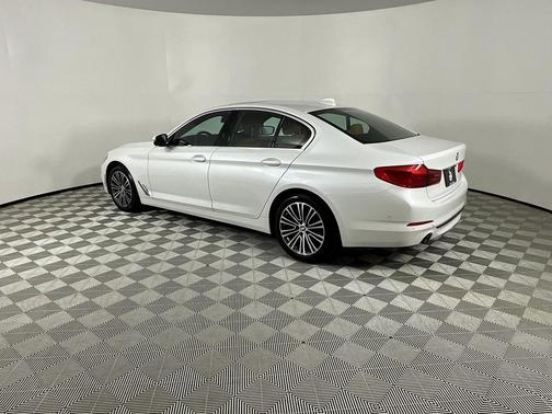 2020 BMW 530 i