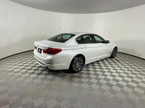 2020 BMW 530 i