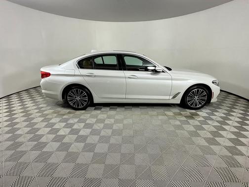 2020 BMW 530 i