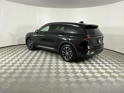 Black Metallic 2026 Lincoln Nautilus Premiere