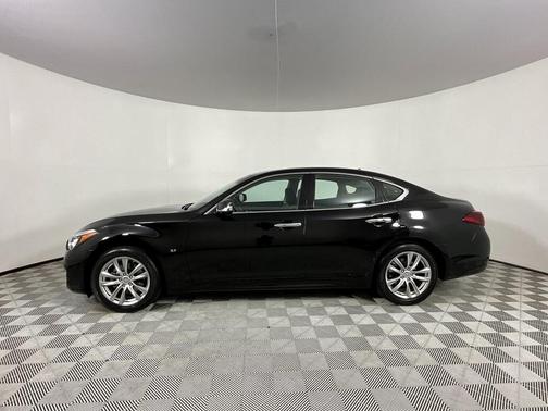 2019 INFINITI Q70 3.7 LUXE