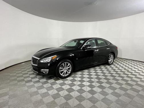 2019 INFINITI Q70 3.7 LUXE