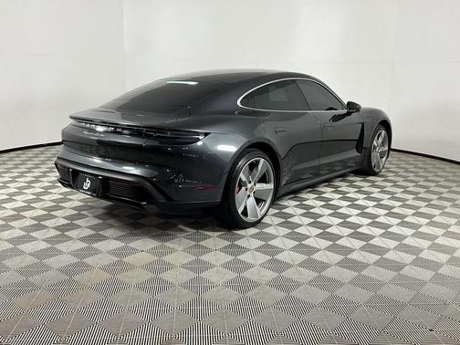 2020 Porsche Taycan Turbo