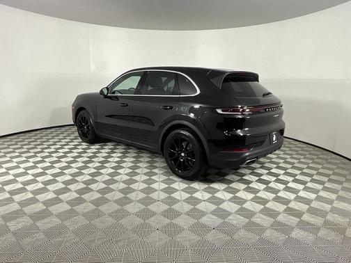 2024 Porsche Cayenne Base