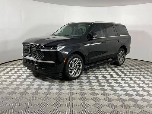 Black Metallic 2025 Lincoln Navigator Reserve