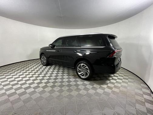 Black Metallic 2025 Lincoln Navigator Reserve