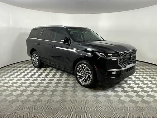 Black Metallic 2025 Lincoln Navigator Reserve
