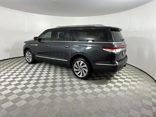 2023 Lincoln Navigator L Reserve