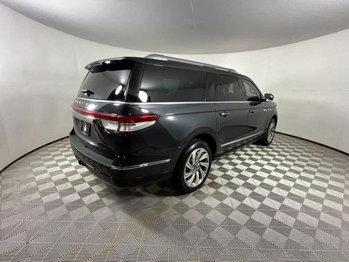 2023 Lincoln Navigator L Reserve