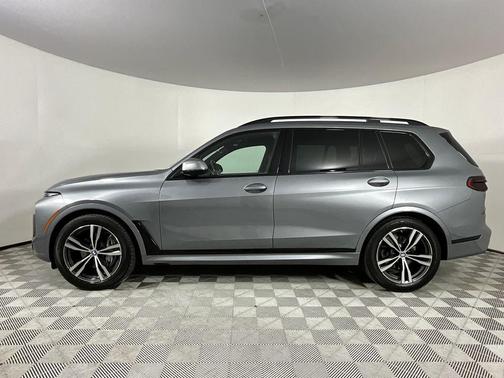 Skyscraper Gray Metallic 2024 BMW X7 xDrive40i