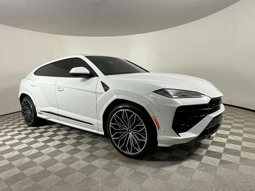2025 Lamborghini Urus SE