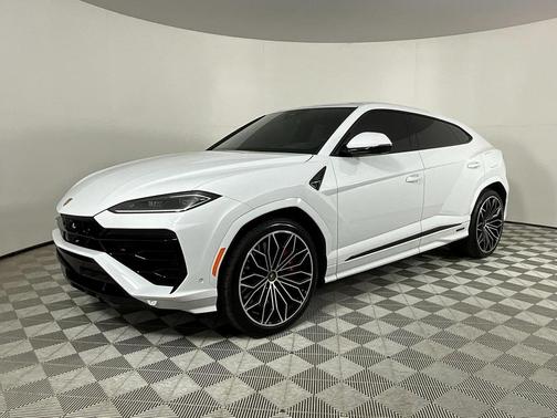 2025 Lamborghini Urus SE