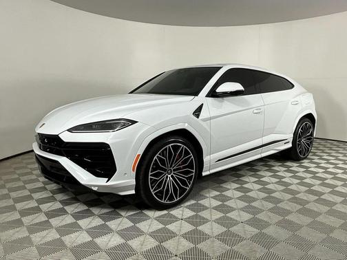 2025 Lamborghini Urus SE
