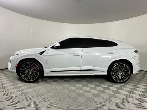 2025 Lamborghini Urus SE
