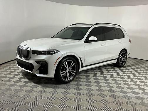 Mineral White Metallic 2021 BMW X7 xDrive40i