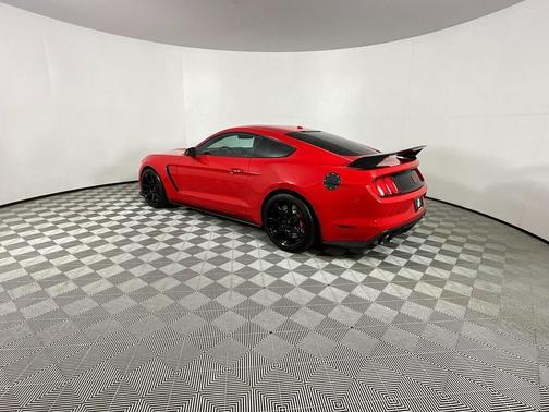 2017 Ford Shelby GT350 Base