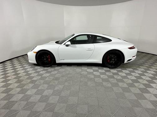 2018 Porsche 911 Carrera GTS