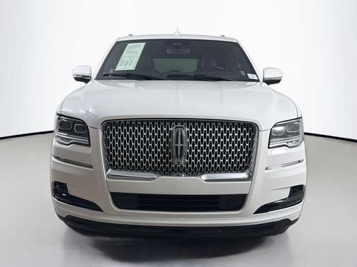 White Metallic 2023 Lincoln Navigator L Reserve