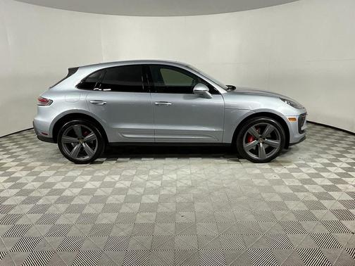 2022 Porsche Macan S