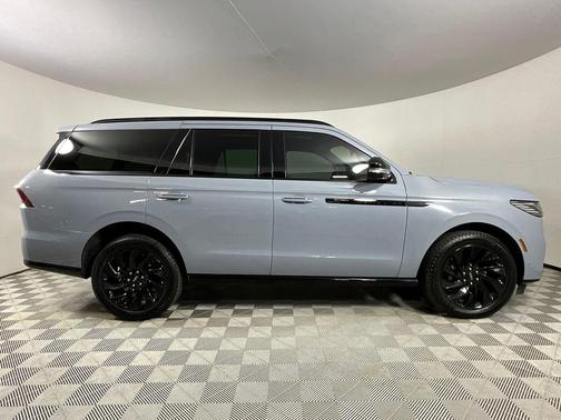 Gray Mist 2025 Lincoln Navigator Reserve