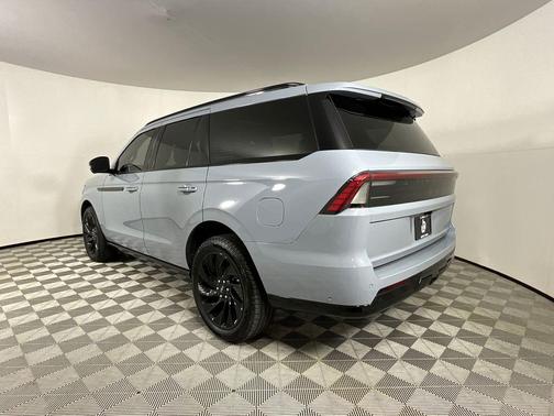 Gray Mist 2025 Lincoln Navigator Reserve