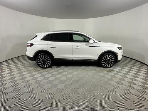 2022 Lincoln Nautilus Black Label