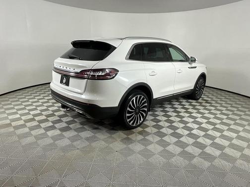 2022 Lincoln Nautilus Black Label