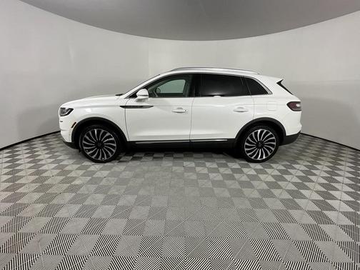 2022 Lincoln Nautilus Black Label