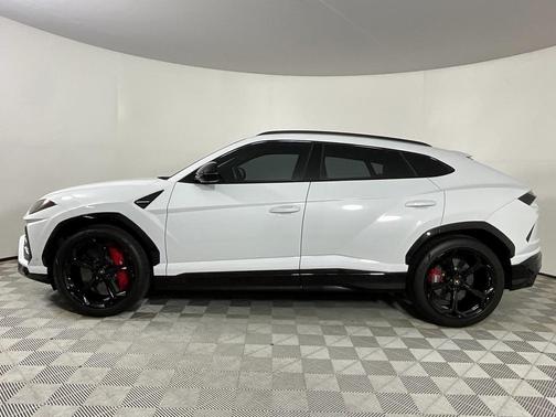 2020 Lamborghini Urus Base