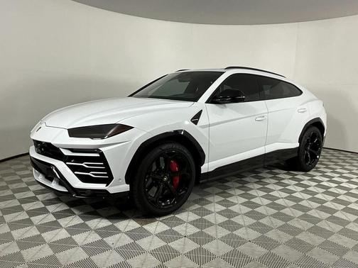 2020 Lamborghini Urus Base
