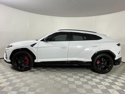 2020 Lamborghini Urus Base