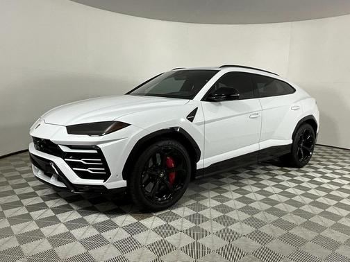 2020 Lamborghini Urus Base