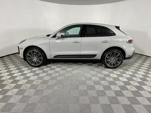 2023 Porsche Macan T