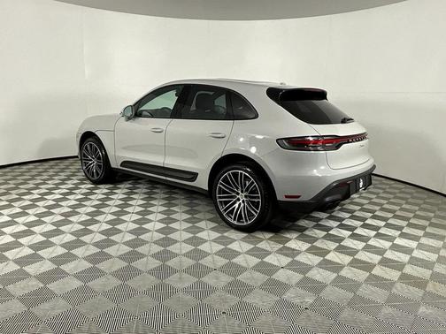 2023 Porsche Macan T