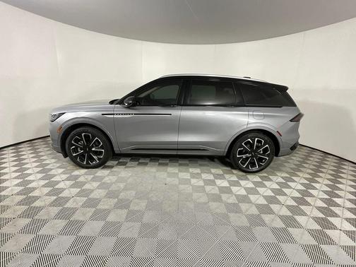 Gray Metallic 2025 Lincoln Nautilus Reserve