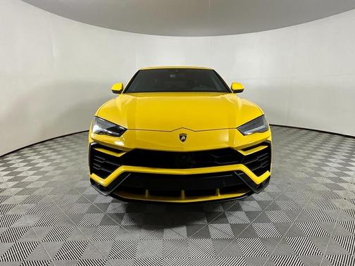 2022 Lamborghini Urus Base