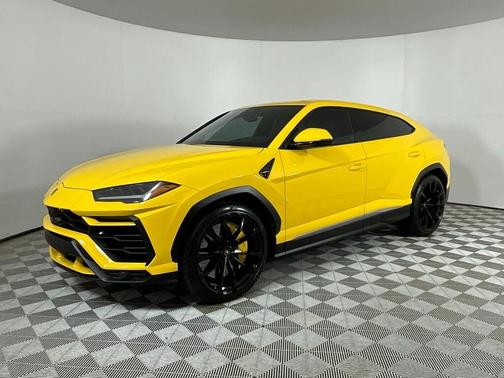 2022 Lamborghini Urus Base