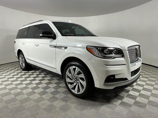2024 Lincoln Navigator Premiere