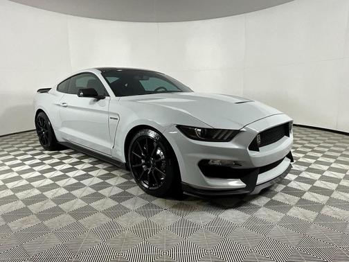 2017 Ford Shelby GT350 Base