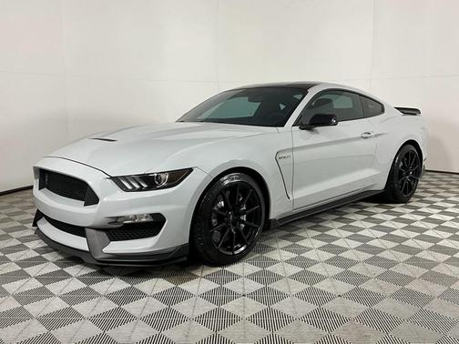 2017 Ford Shelby GT350 Base