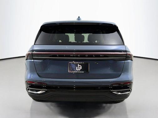 Whisper White 2026 Lincoln Nautilus Premiere